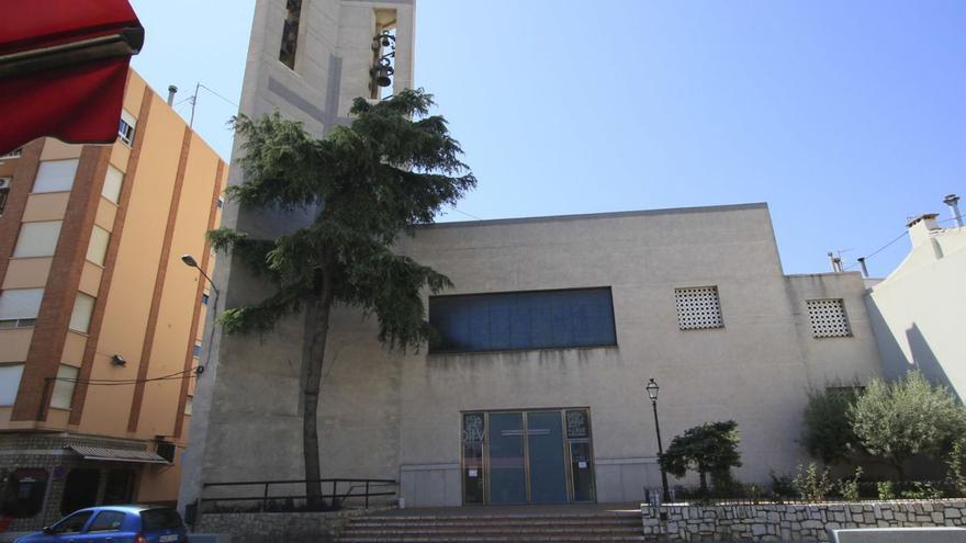 La fachada de la iglesia de Sant Francesc de Oliva, que hoy cumple 70 años. | XIMO FERRI