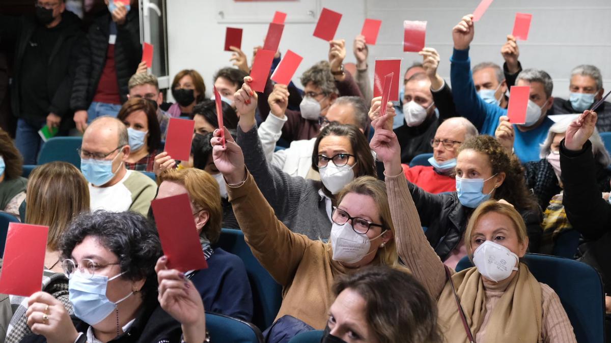 Uno de cada tres votos han sido en contra de la propuesta de la Federació de Fogueres