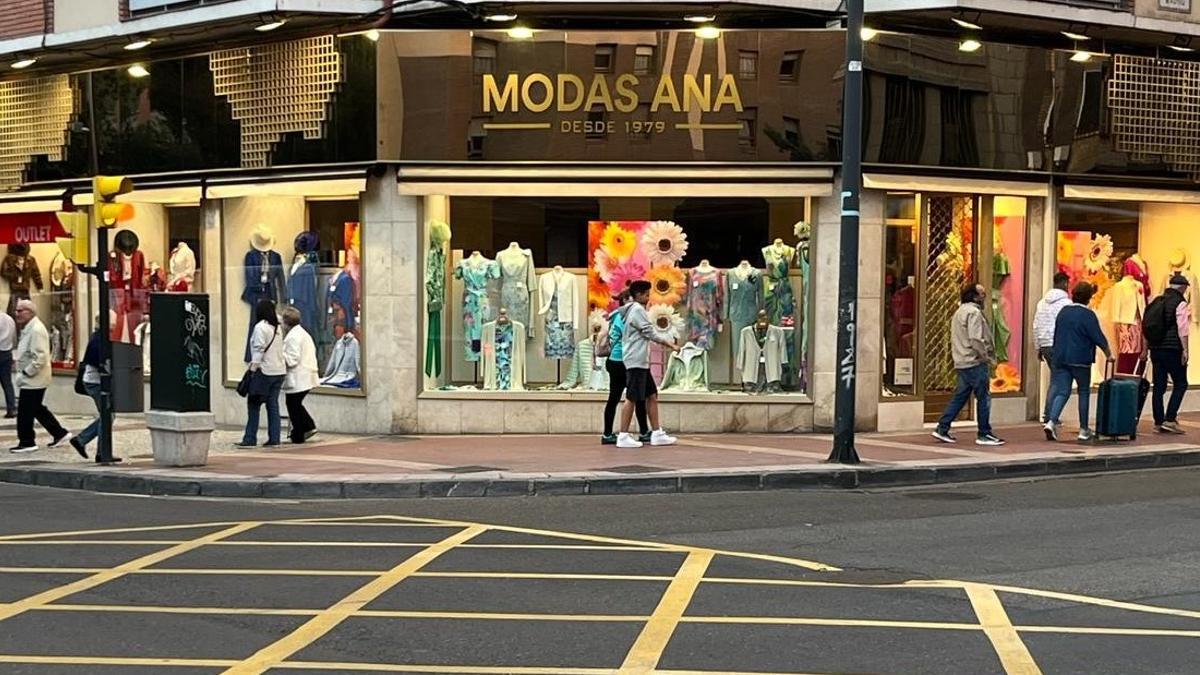 Una de las tiendas de Modas Ana, situada en el número 134 de la Avenida de Madrid.
