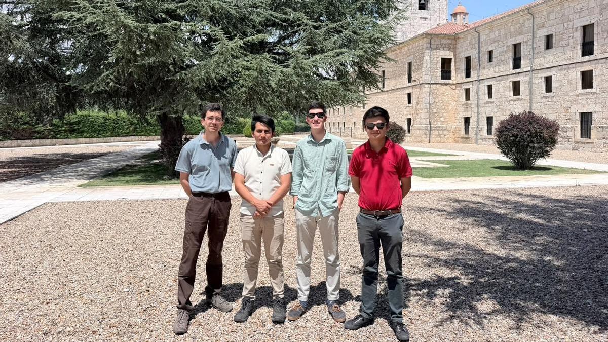 Los nuevos semintaristas de Mérida - Badajoz Martín Hermoso de Mendoza, Jesús Cali, Emilio Mérida y Gabriel Sánchez durante un retiro espiritual.