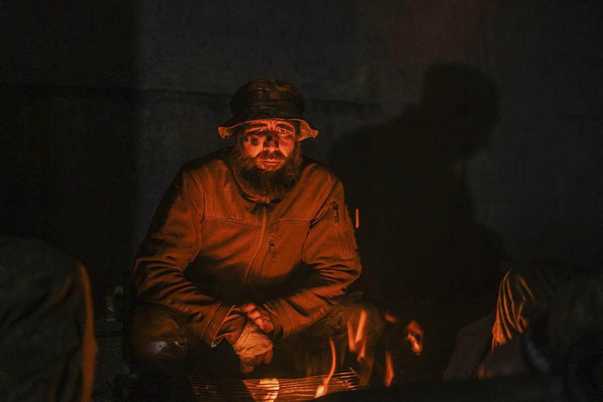 Así sobreviven los combatientes heridos en la asediada acería de Azovstal