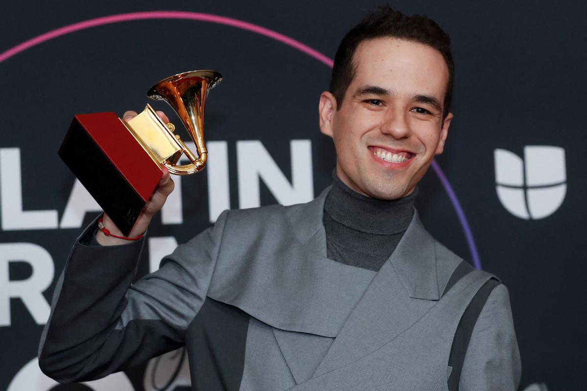 Edgar Barrera se llevó el premio a mejor canción regional mexicana por ’Como lo hice yo’.