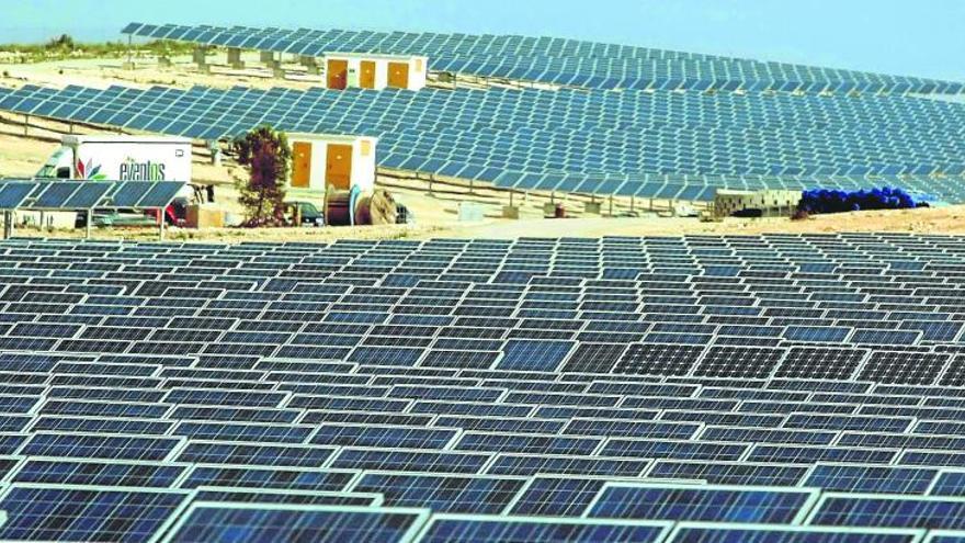 El colapso de la red eléctrica impide poner más huertos solares en la Región