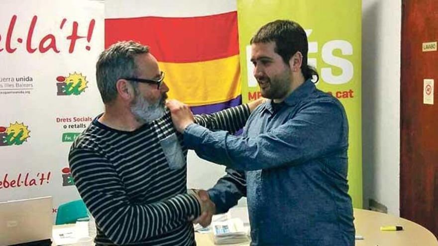 Sedano recibe la felicitación de Rodrigo Sánchez.