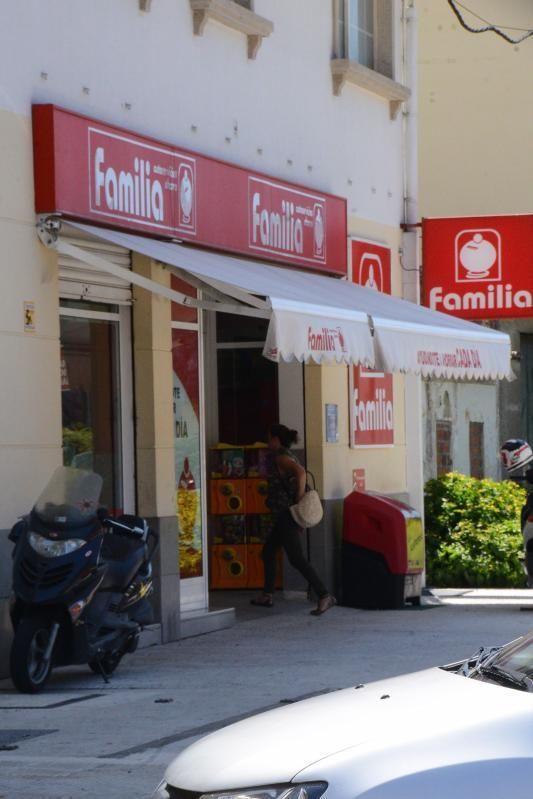 Supermercado Famiia, en la avenida de Vigo. | // GONZALO NUÑEZ