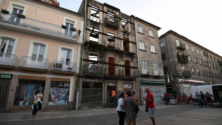 Un edificio en ruinas en el casco histórico de Pontevedra. // Gustavo Santos