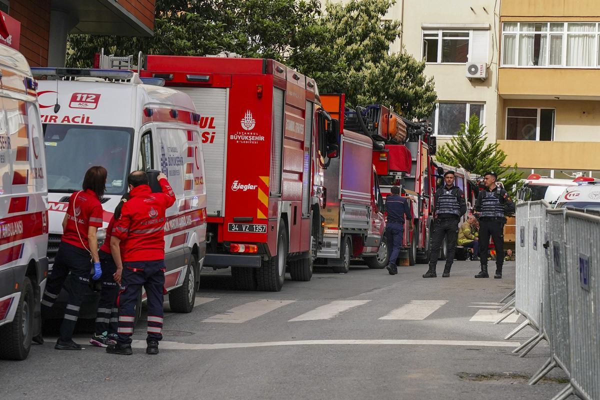 Al menos 29 muertos en un incendio en una discoteca de Estambul