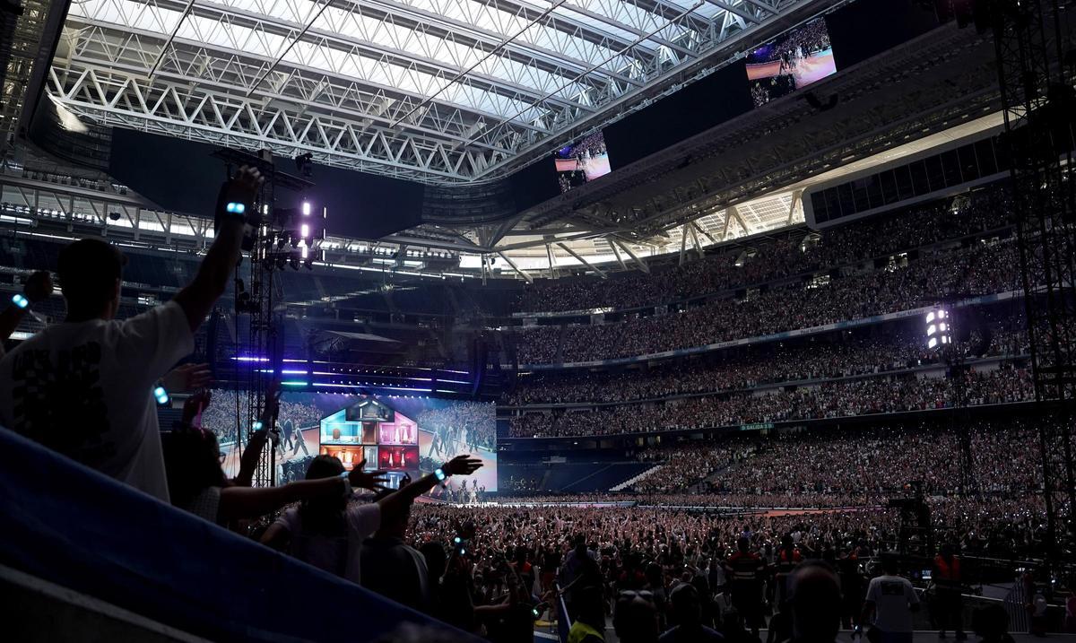 La cantante Taylor Swift durante la primera de sus dos actuaciones en el Estadio Santiago Bernabéu