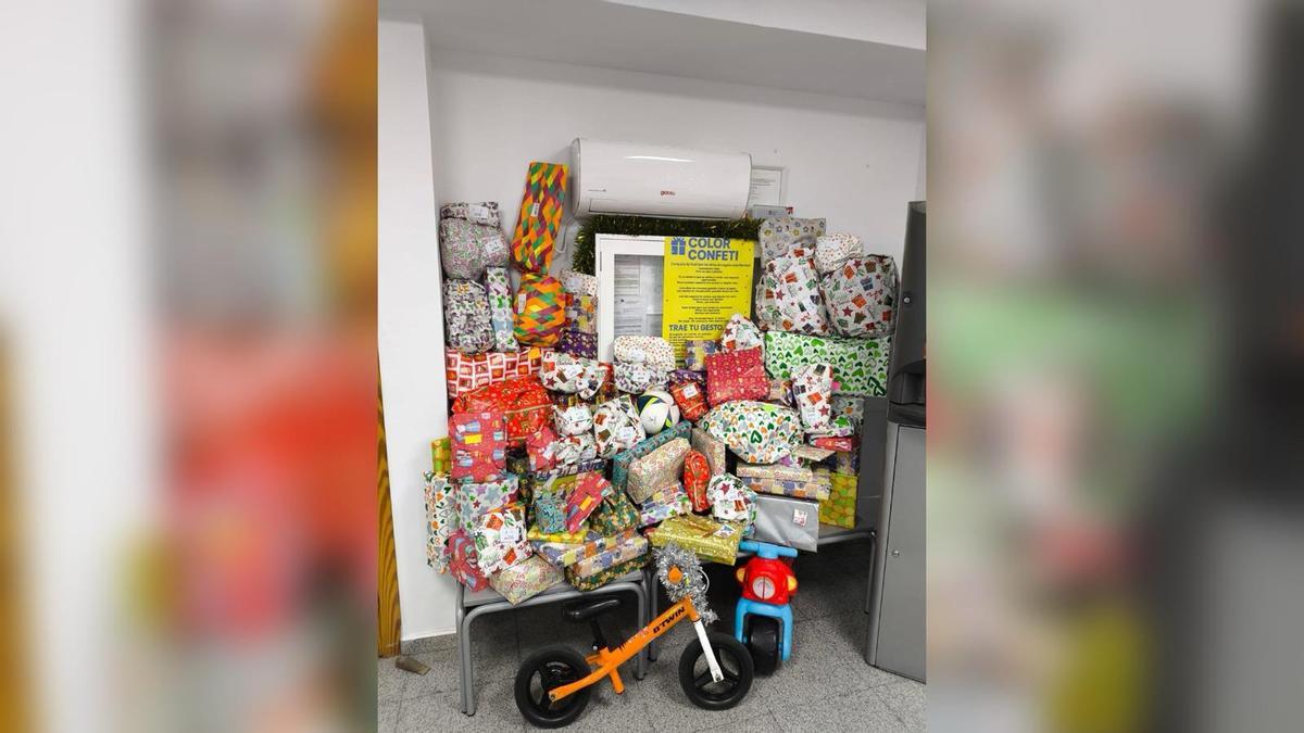 Regalos recogidos por Acali para entregar a niños cordobeses.