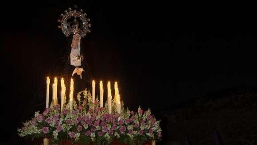 La Virgen de los Dolores, durante la procesión.  // Muñiz
