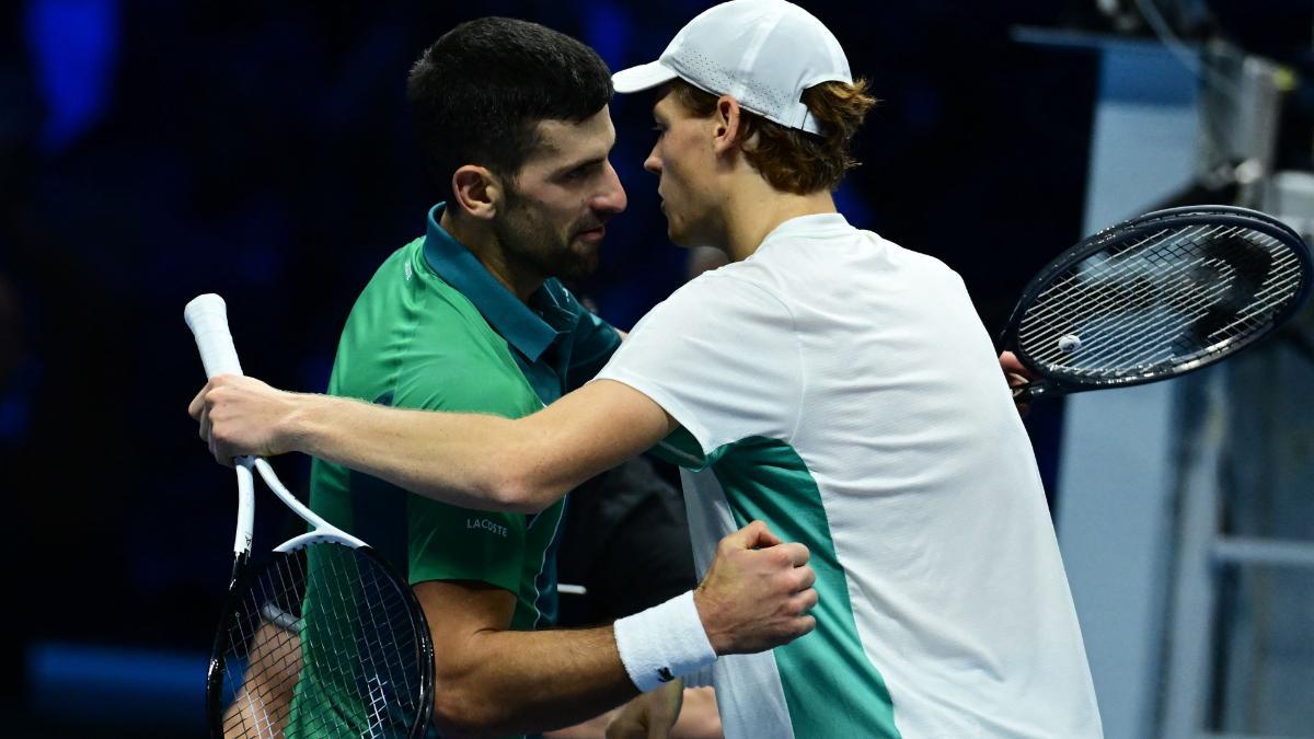 Djokovic y Sinner se saludan tras su partido de fase de grupos
