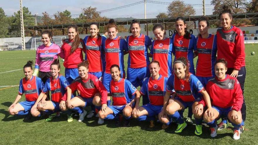 La plantilla de la Unión Deportiva Ourense, ayer en el Monte da Aira de Velle. // Iñaki Osorio