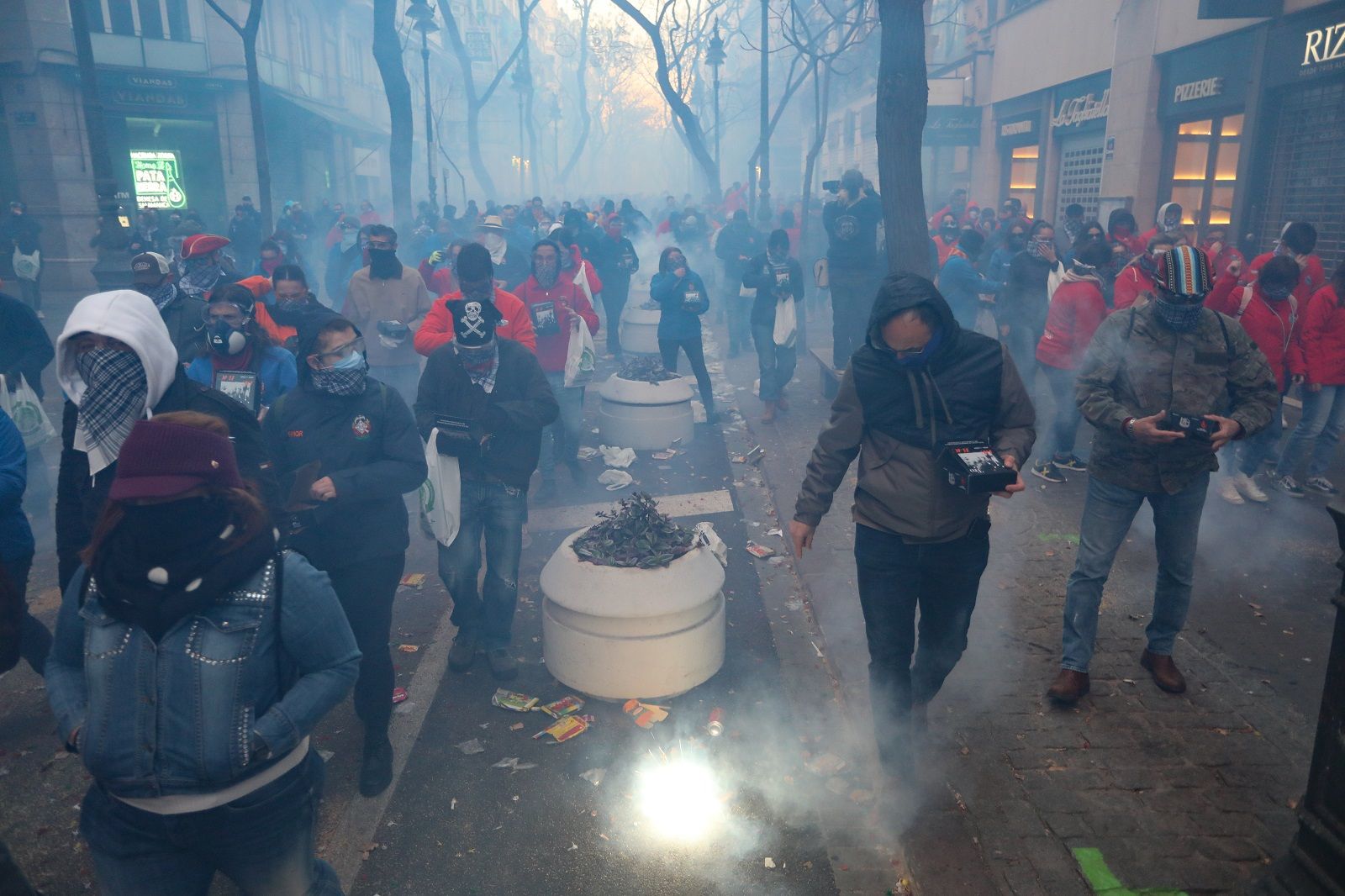 Las imágenes de la Macrodespertà de hoy anuncian la inminente llegada de las Fallas 2024