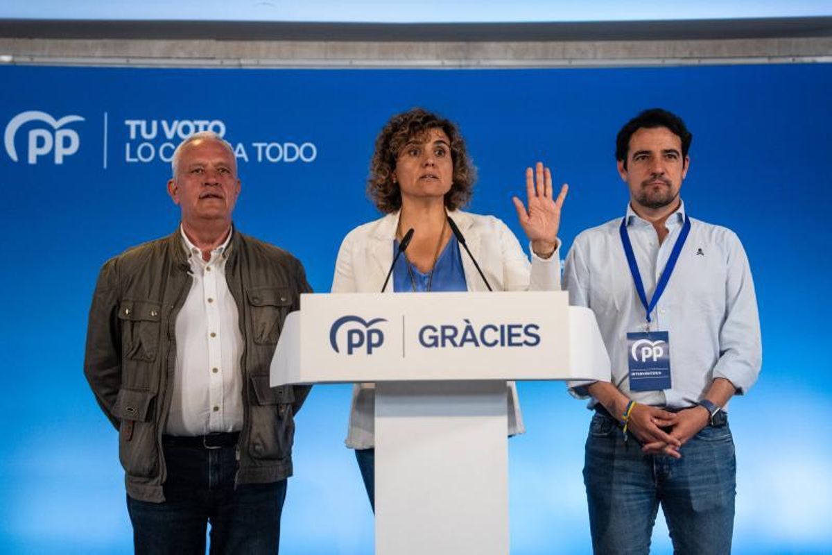Dolors Montserrat, eurodiputada y secretaria del PPE junto a Santi Rodríguez, secretario general del PPC y Manu Reyes, alcalde de Castelldefels y número dos.