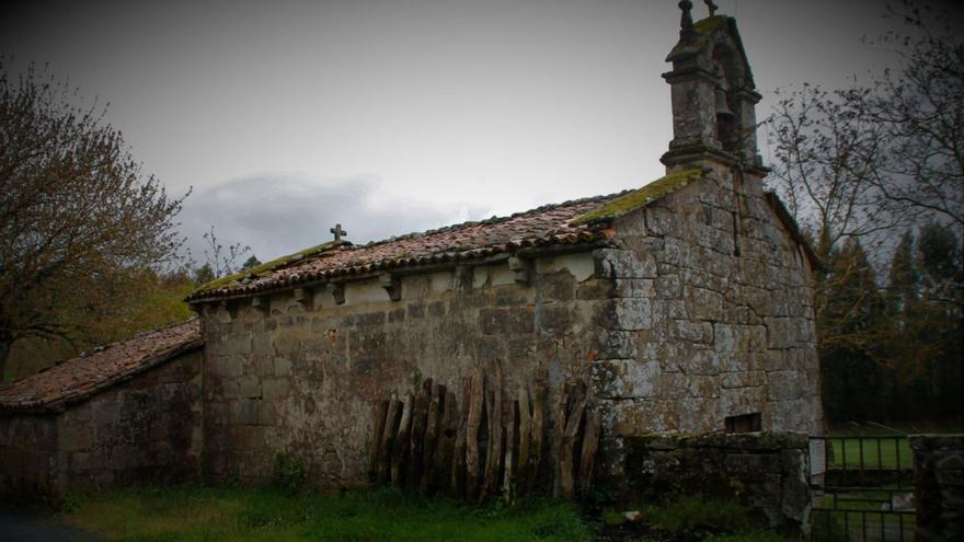 El templo de San Pedro de Merlín, en Agolada. |   // ÁNGEL UTRERA.