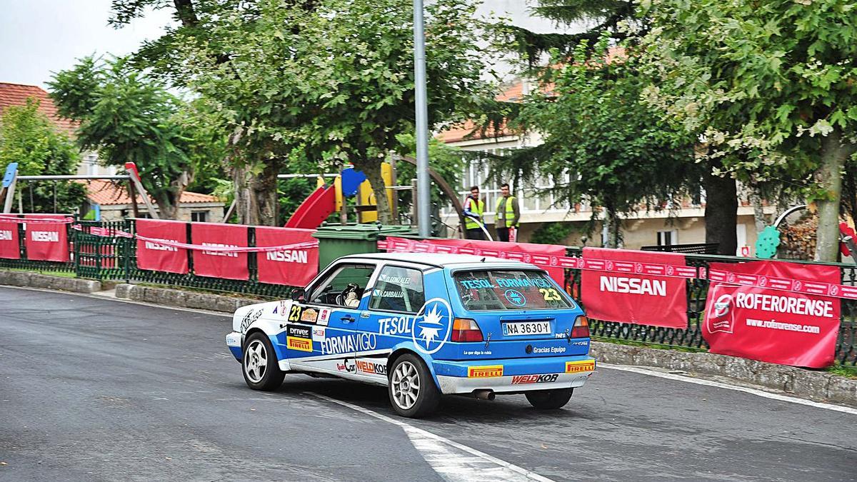 Uno de los participantes del Rally de la Ribeira Sacra durante una pasada edición. |  // IÑAKI OSORIO