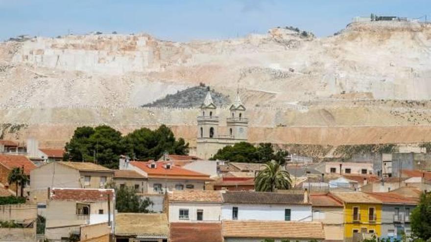 La belleza del Monte Coto, el mayor yacimiento de Europa, sobre la Algueña.