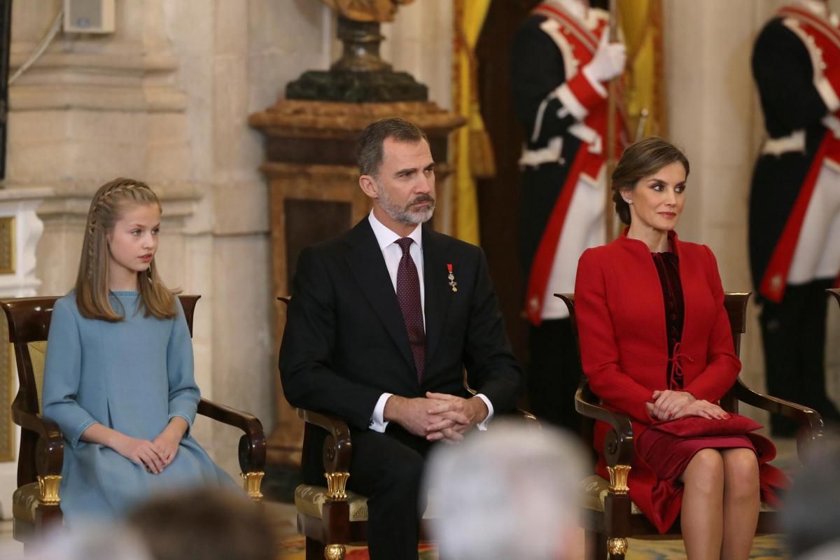 La princesa Leonor recibe el Toisón de Oro de manos de Felipe VI