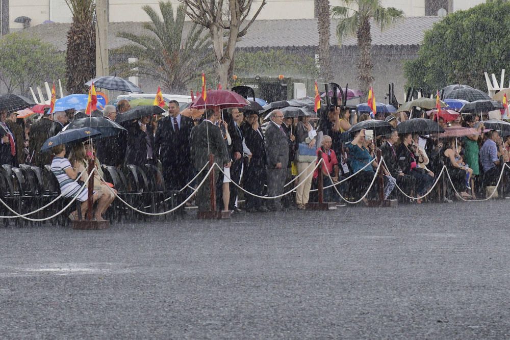 Despedida de la Brigada Líbano bajo la lluvia