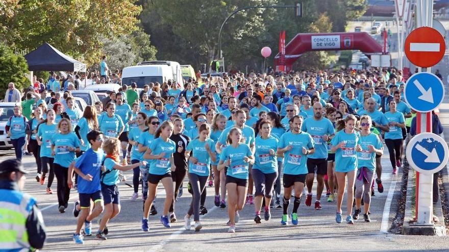 Participantes en la pasada edición de la Vigo Contra el Cáncer. // Marta G. Brea