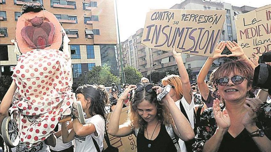 Piden cárcel por sacar  en procesión una vagina