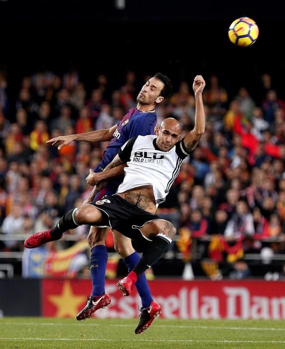 Imágenes del partido entre Valencia y Barcelona.
