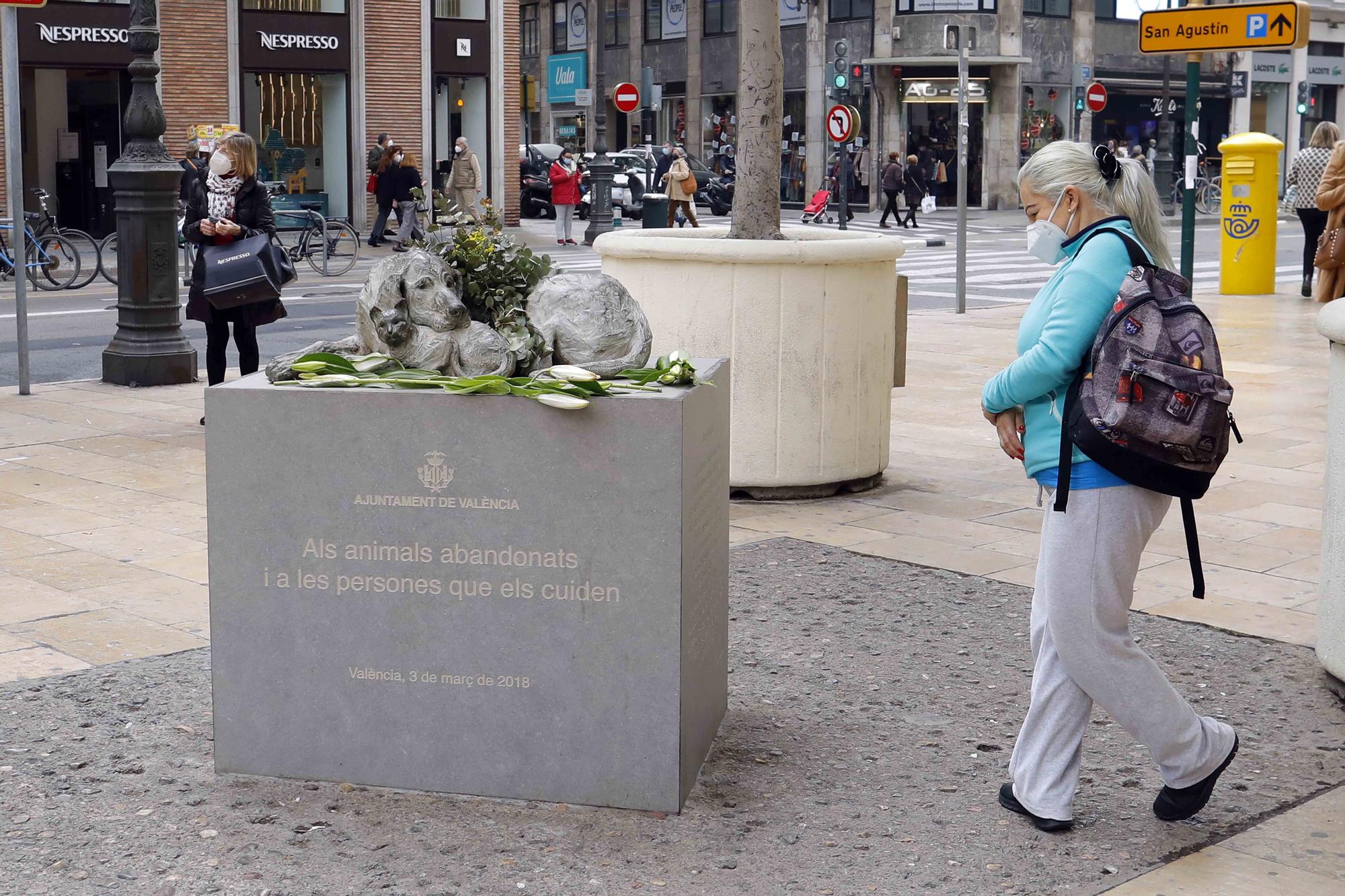 Callejeros, escultura de Elena Nogueroles