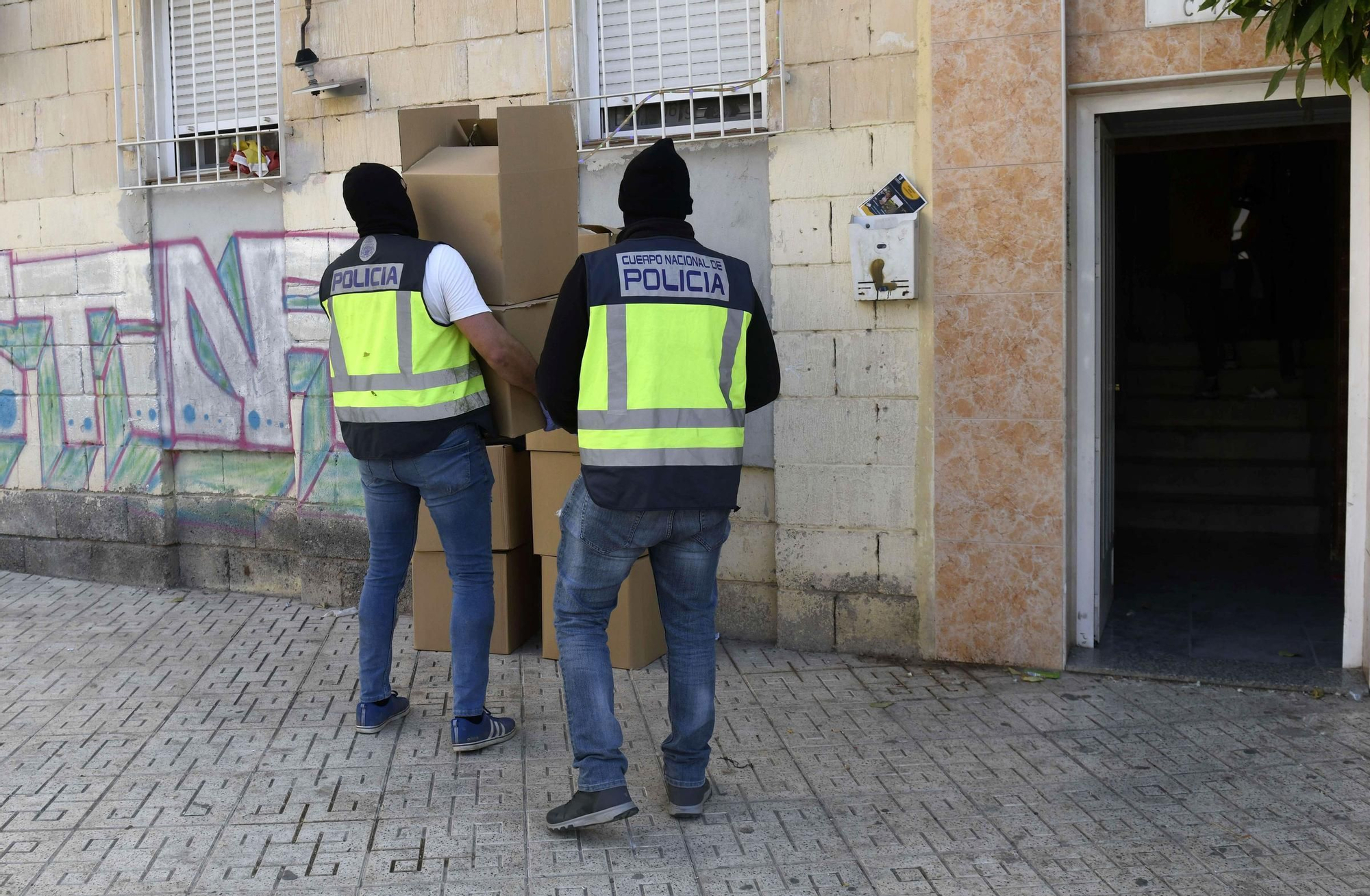 La redada contra el narcotráfico en el Polígono de La Paz, en imágenes