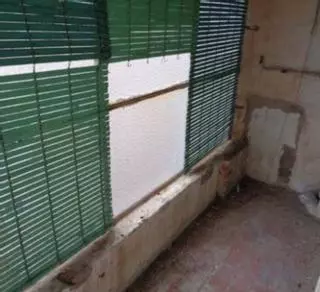 Alicante mantiene sin uso cinco viviendas públicas abandonadas desde hace años