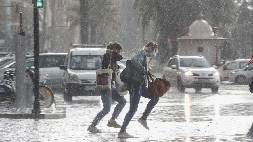 Fuertes lluvias pero muy localizadas y continúa la alerta amarilla para este viernes