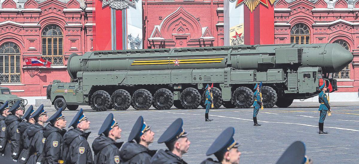 Desfile militar que conmemoraba el 77 aniversario de la victoria de Rusia sobre la Alemania nazi en la II Guerra Mundial. Moscú 09/05/2022.-