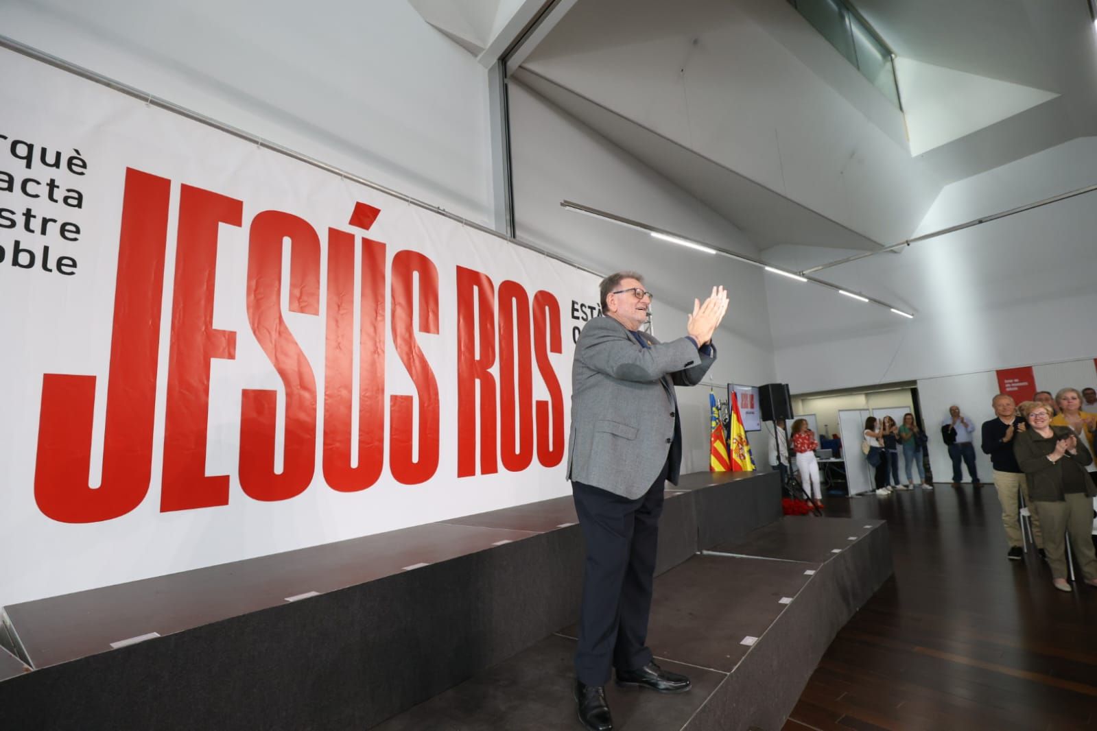 Jesús Ros presenta su candidatura en un gran acto en Torrent