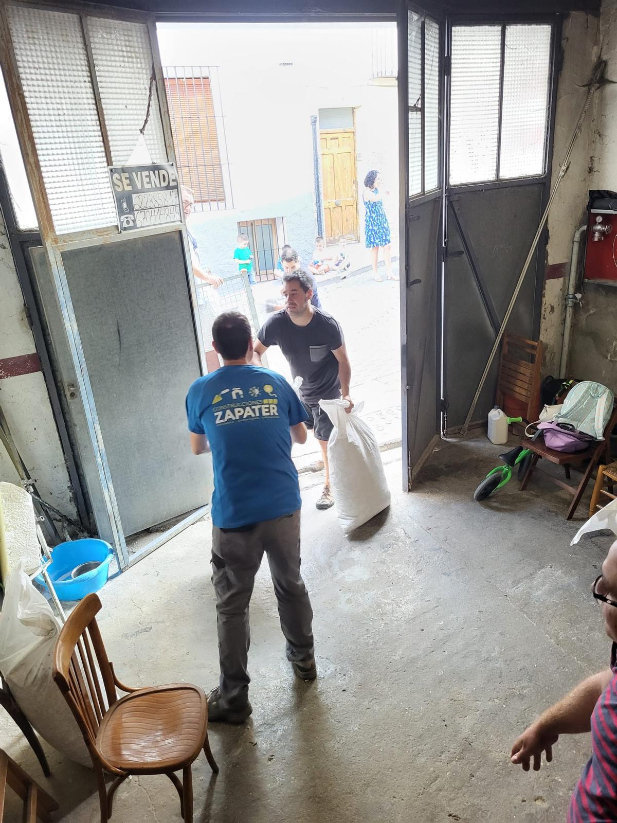 Preparativos para el Anunci de Morella a falta de un mes para la gran fiesta