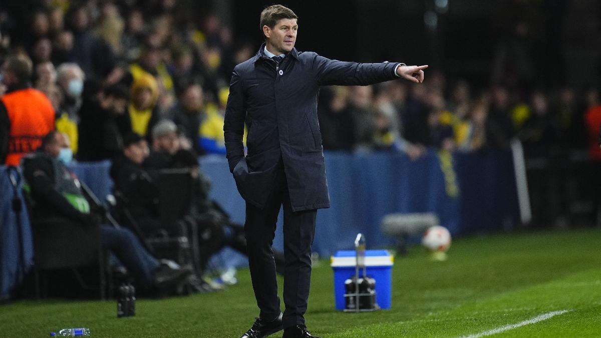 Steven Gerrard, durante un partido de Europa League con el Rangers Football Club