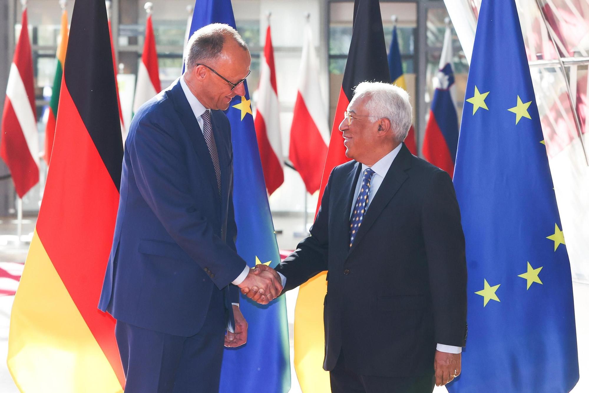 Merz renueva el compromiso de Alemania con la UE en su primera visita a  Bruselas como canciller