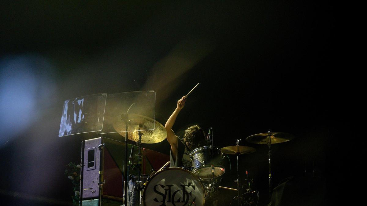 Archivo - La banda Siloé durante su concierto en el Wizink Center, a 22 de octubre de 2024, en Madrid (España).