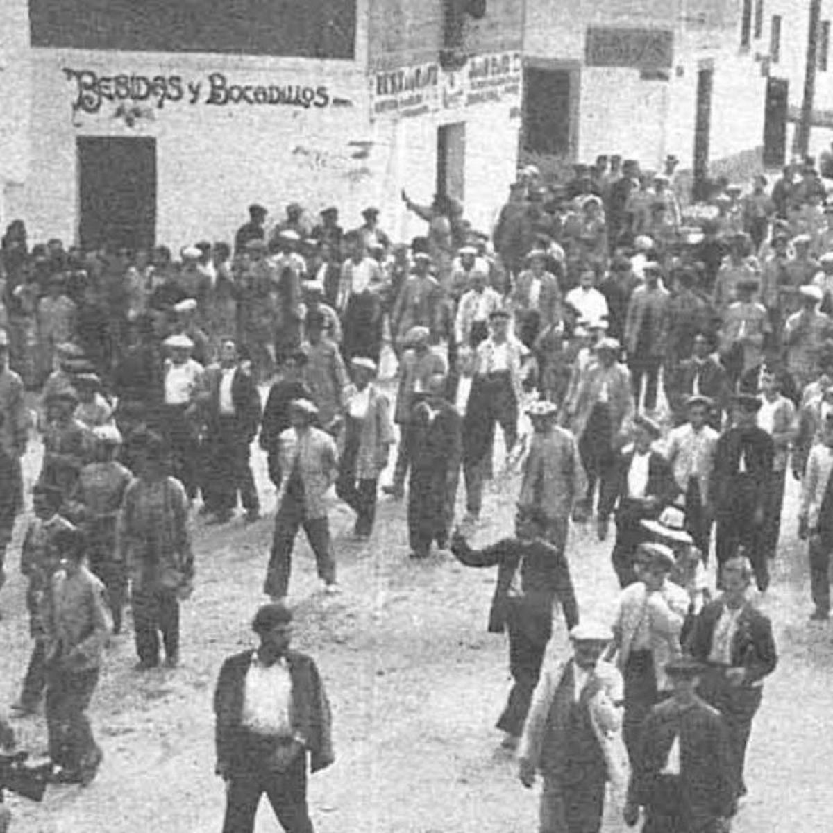 El pueblo de Alcaracejos se echa a la calle tras la toma de la localidad.