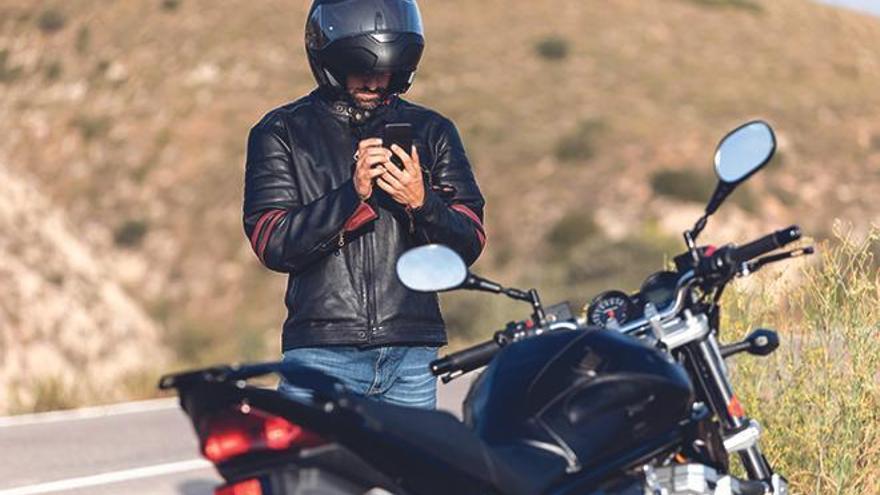 Los motoristas, obligados a llevar chaleco reflectante a partir de octubre