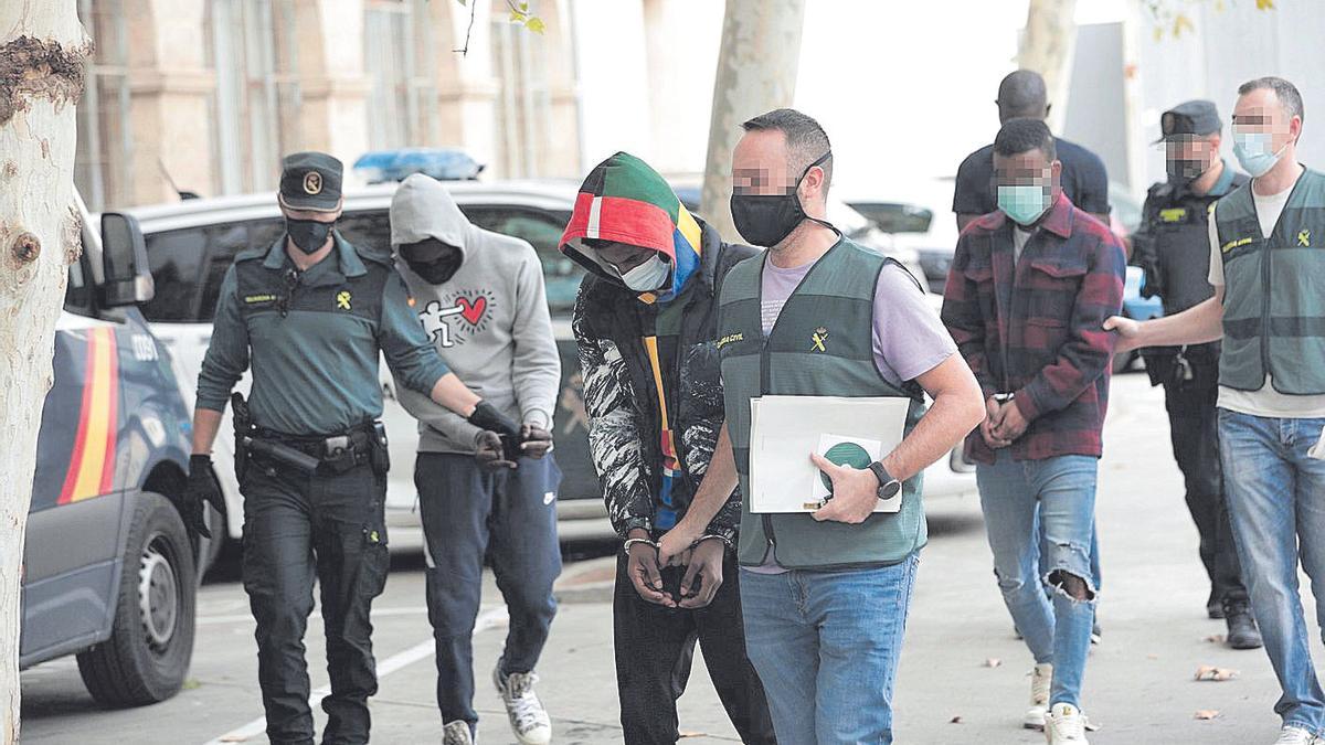 Los detenidos por abusar de la menor en Magaluf pasaron ayer a disposición judicial.