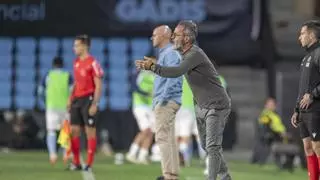 Álvaro Cervera, entrenador del CD Tenerife: «Con el balón tenemos un problema»