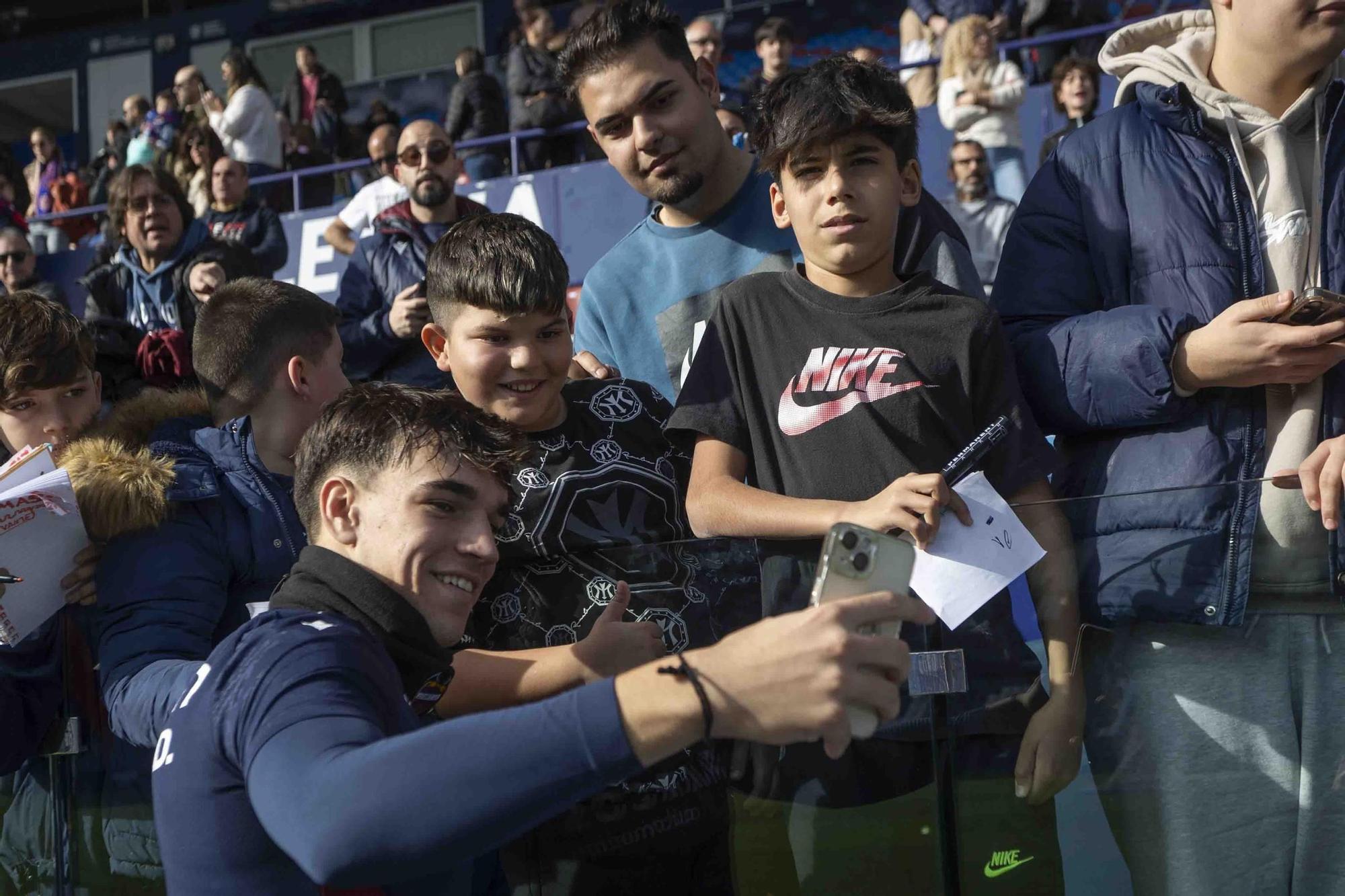 Puertas abiertas entrenamiento Levante
