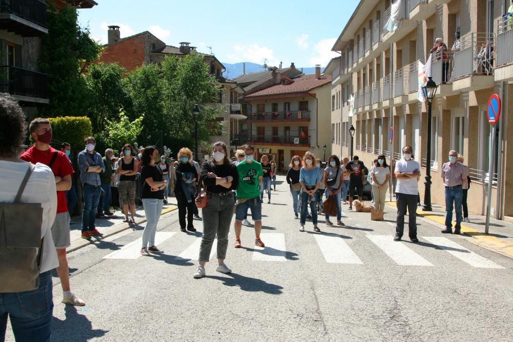 Els veïns reconeixen la tasca dels treballadors de la residència de Bagà