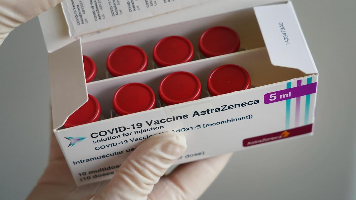 Vacuna anti COVID-19 de AstraZeneca.