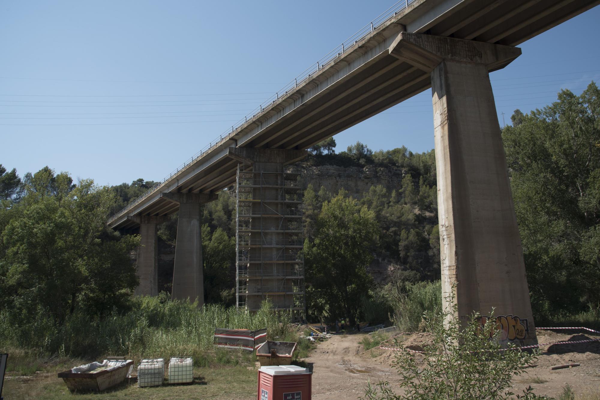 Arrangen el viaducte de la C-58 a Monistrol de Montserrat