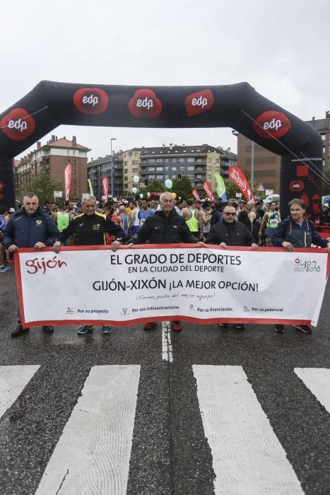 Multitudinaria media maratón en Gijón.