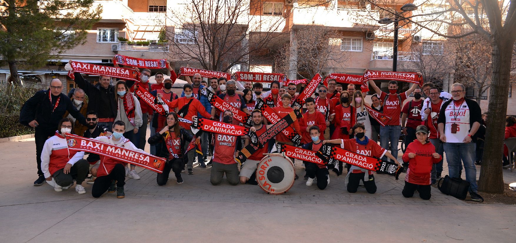 400 seguidors del Baxi acompanyen l'equip a Granada