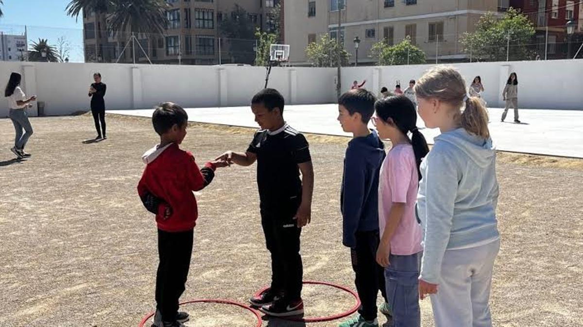 El proyecto busca que niños, jóvenes y familias no sean únicamente usuarios del proyecto, sino protagonistas de su propio entorno.