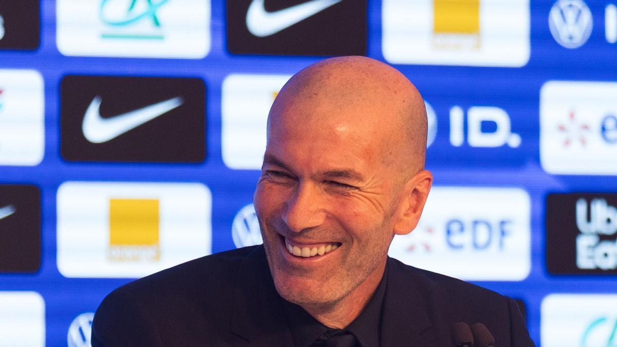 PARIS (France), 18/09/2026.- French men's national soccer team coach Zinedine Zidane attends a press conference at the federation's headquarters in Paris, France, 18 September 2026. (Francia) EFE/EPA/Mohammed Badra