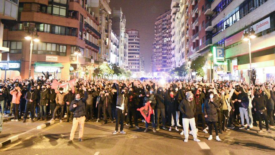 Final de la concentración en apoyo a Pablo Hasél en València