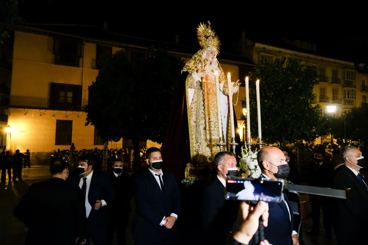 Madrugada de traslados para la veneración 'El Verbo Encarnado' en la Catedral